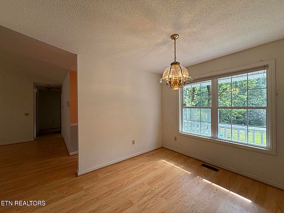 4th image of 131 Cromwell Ln