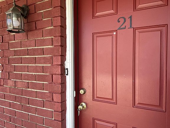 3rd image of 816 Shaw Mill Rd #21