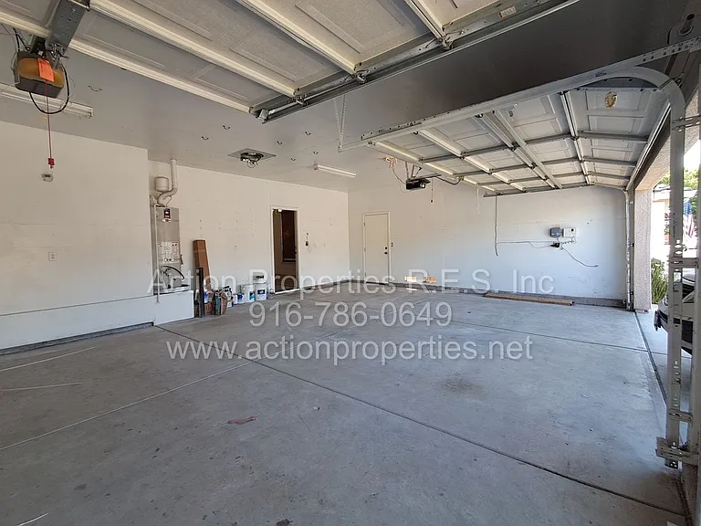6145 Crater Lake Dr — Photo 64