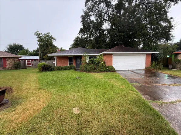 718 Westbury St W, Orange, TX 77630