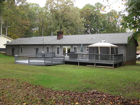 3rd image of 510 Dogwood Dr