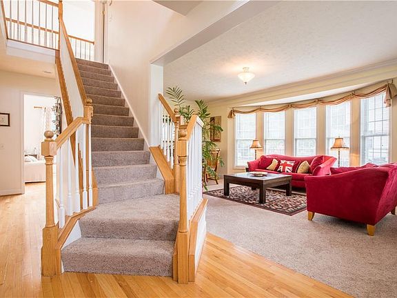 2nd image of 38 Woodgreen Dr