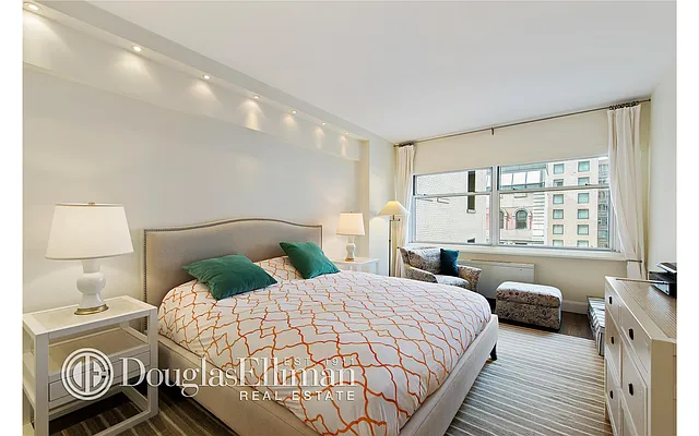 Rented by Douglas Elliman | media 27
