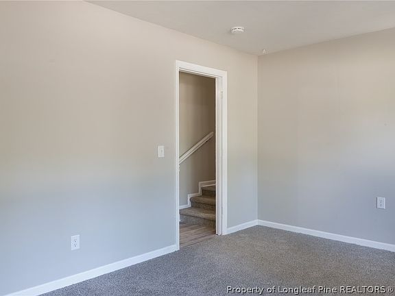 3rd image of 1034 Riverside Cir