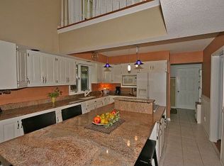 3253 Greenwood Dr, Dewey, IL 61840
