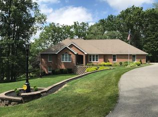 736 Dogwood Dr, New Castle, PA 16101