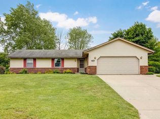 7333 S 69th St, Franklin, WI 53132