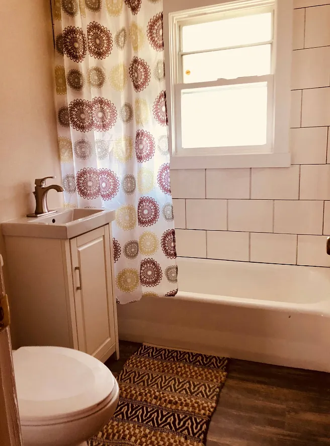 2 bed, 900 sqft, $1,300 — Photo 1