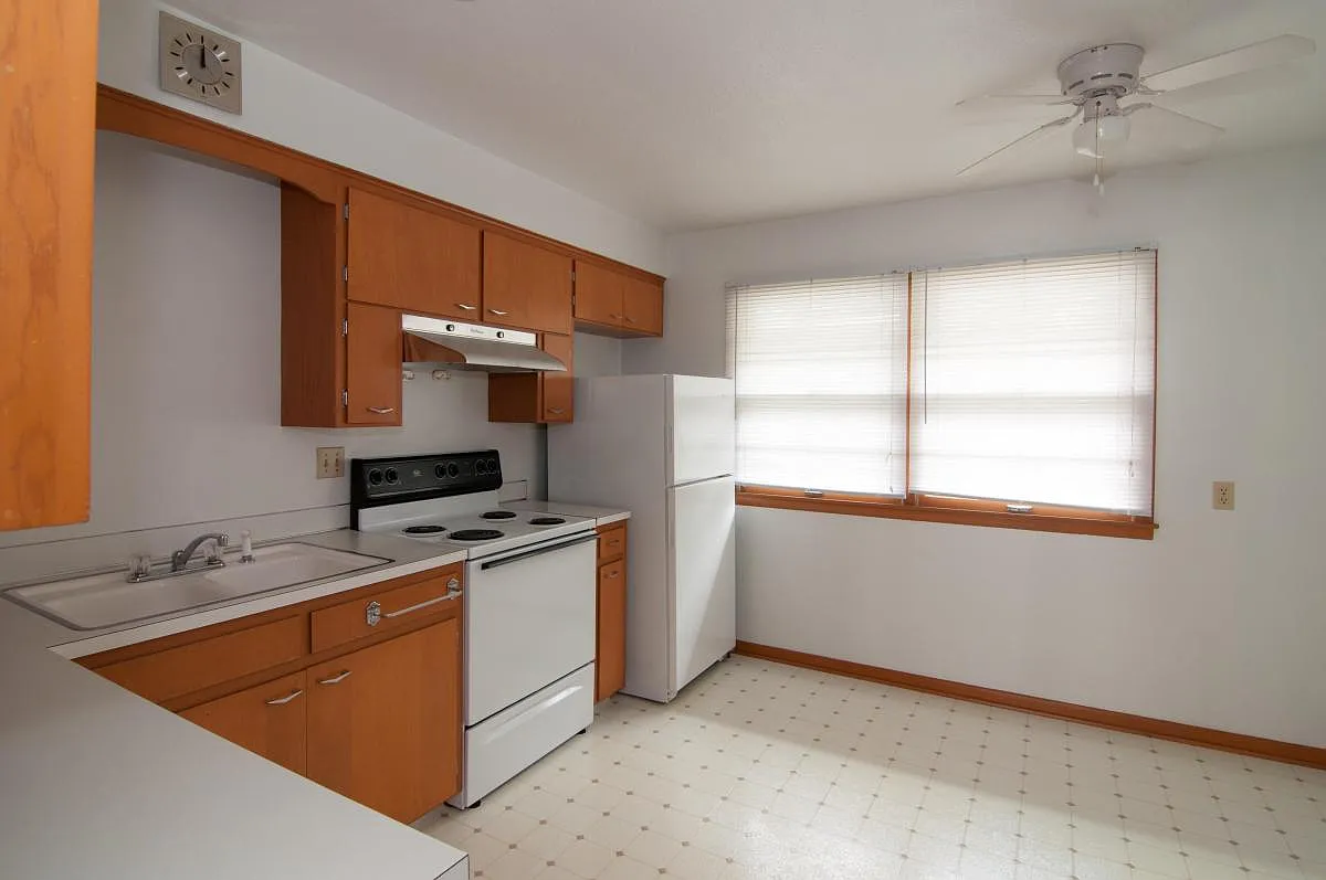 2 bed, $855 — Photo 2