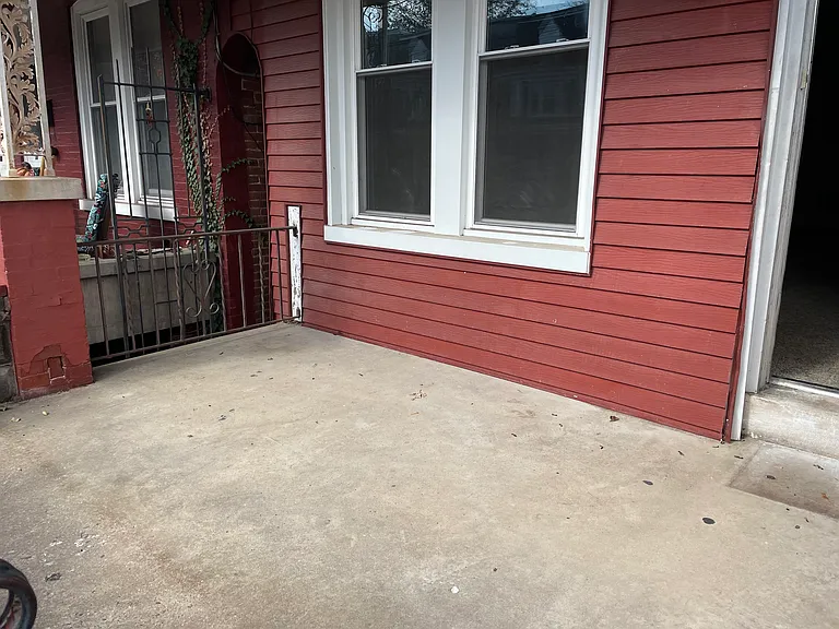 511 W Frederick St — Photo 2