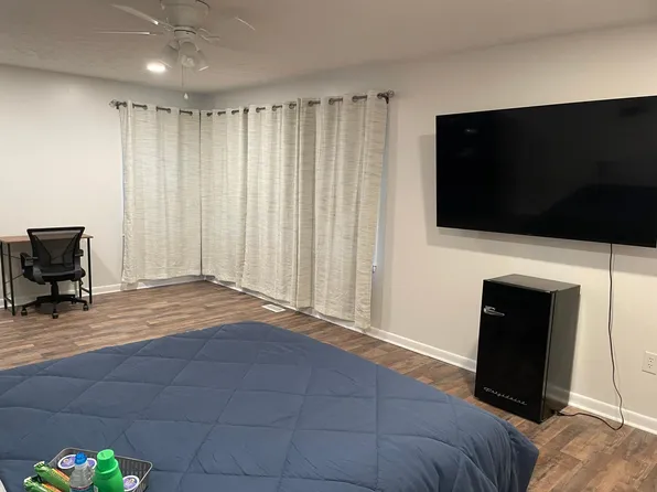 230 Temple Ave, Fayetteville, NC 28301