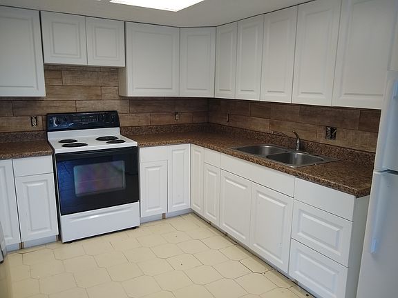 3rd image of 2232 Palmwood Dr