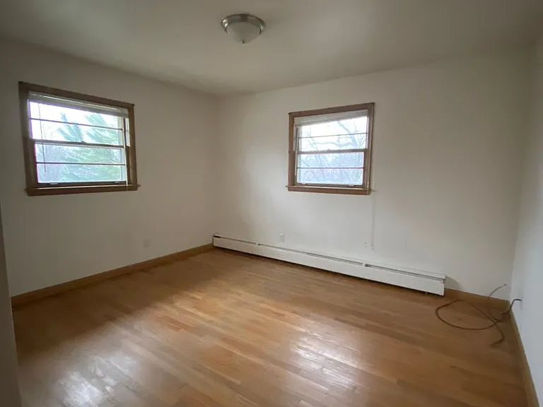401 Berwyn Dr — Photo 11