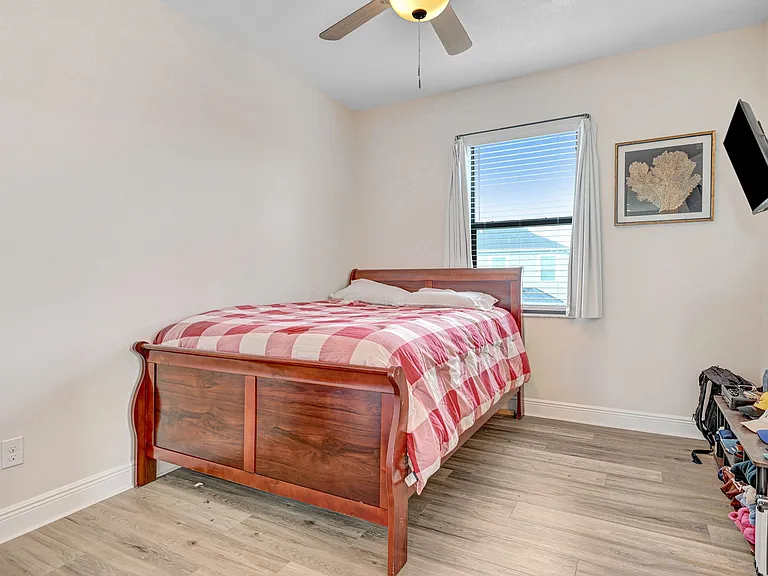 8212 Paragrass Ave — Photo 22