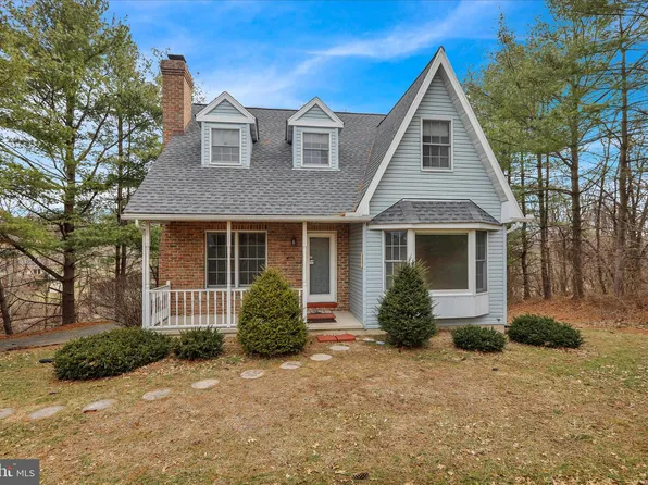 60 Pleasant Dr, Bernville, PA 19506