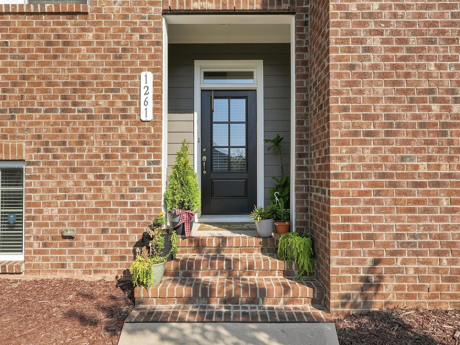4 bed, 3.5 bath, 2248 sqft, $1,995 — Photo 3