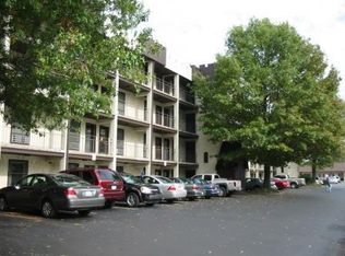 4012 Dupont Cir APT 304, Saint Matthews, KY 40207
