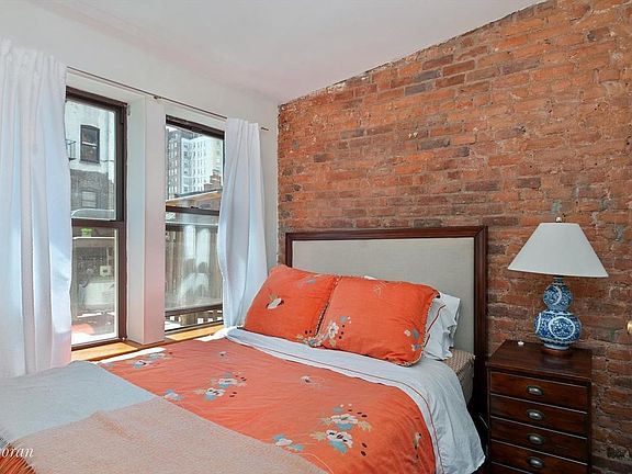 3rd image of 18 Charles St APT 4B
