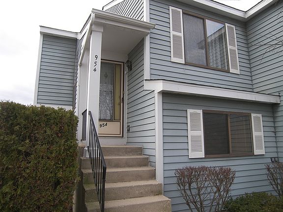 2nd image of 954 Brunswick Cir #954