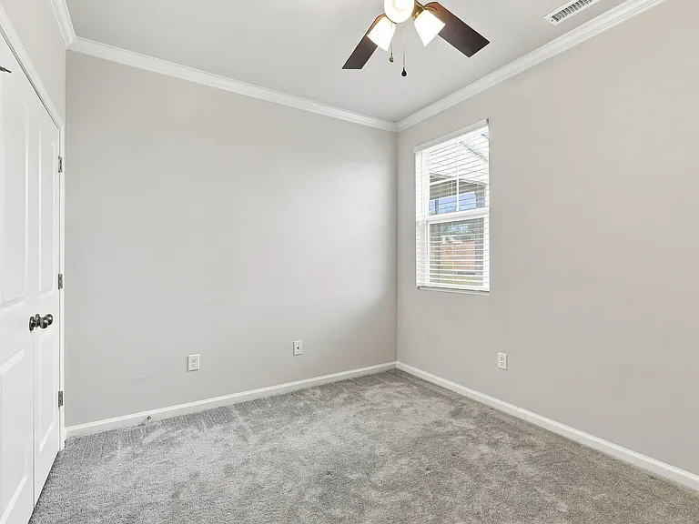 1101 Aberleigh Ln — Photo 4