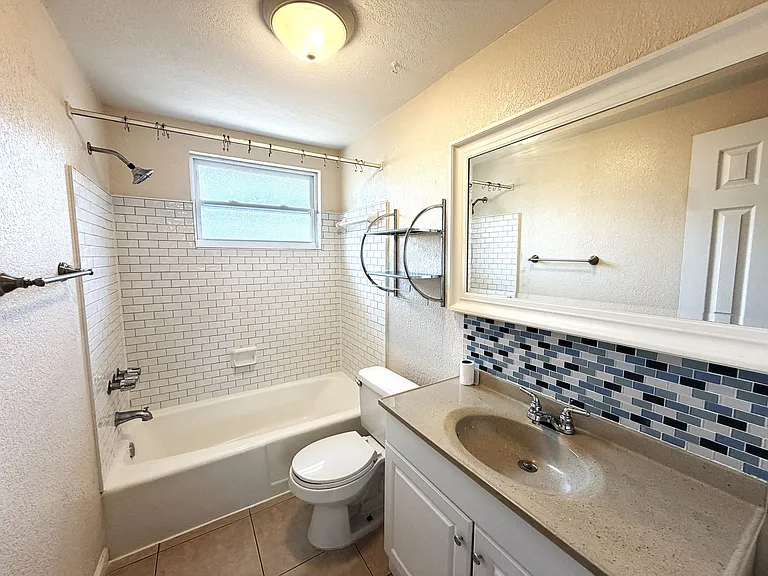 634 Dogwood Ct — Photo 10