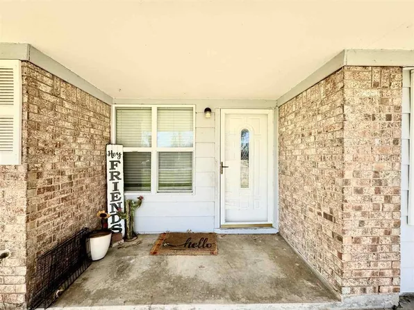 1605 SE Clover Ln, Lawton, OK 73501