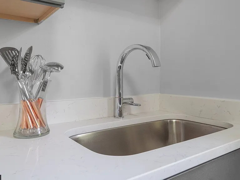 109 Williams St — Photo 42