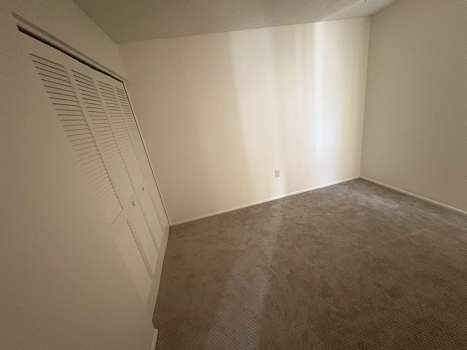 2 bed, 912 sqft, $1,400 — Photo 3
