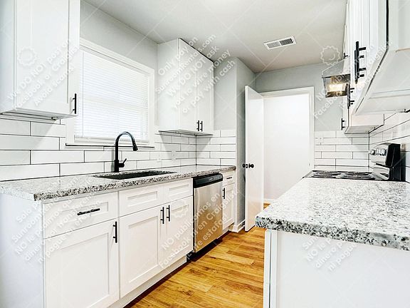 4th image of 1706 3rd Ave N