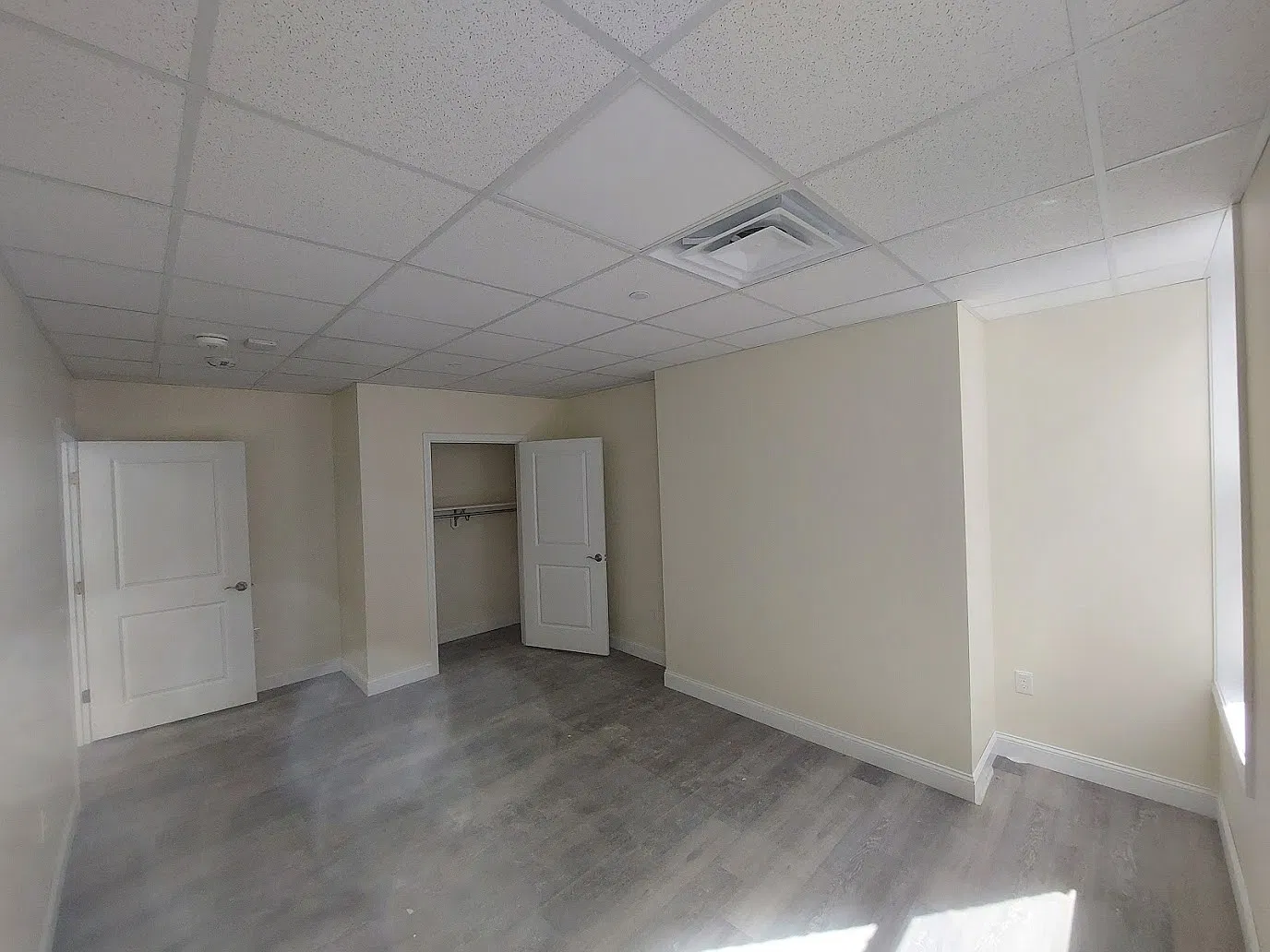 2 bed, 650 sqft, $1,500 — Photo 2