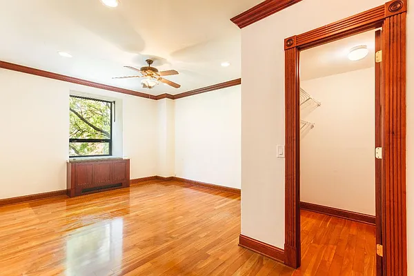 Sold by Real Direct | media 18