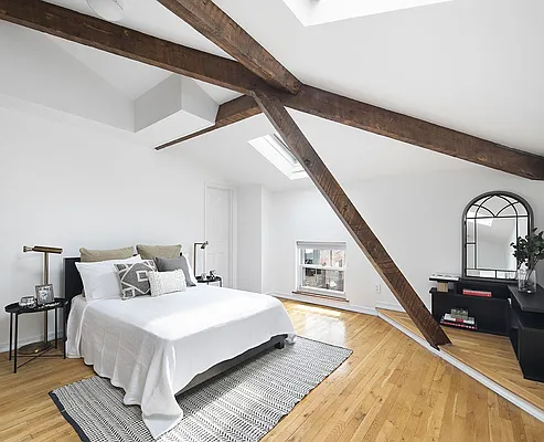 Sold by Compass | media 16