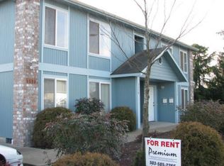 1356 W Locust St, Stayton, OR 97383