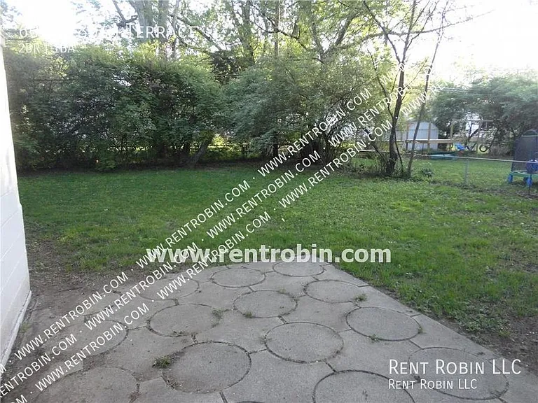 606 W 86th Ter — Photo 8