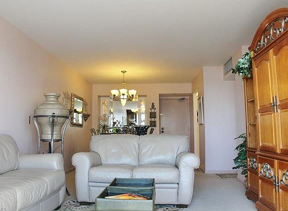 2nd image of 320 Seaview Ct APT 1509