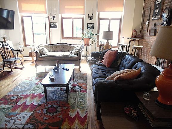 2nd image of 61 W 89th St APT 3A
