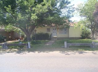 505 W 10th St, Crane, TX 79731