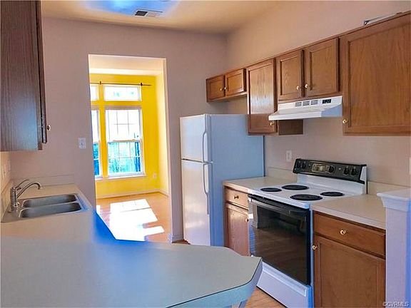 5th image of 2911 Stone Meadow Ct Unit 2911