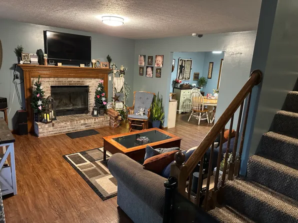 107 Whisbrook Ave, Vine Grove, KY 40175