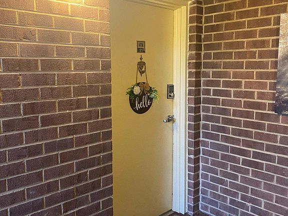 2nd image of 1405 Northgate Sq #21C