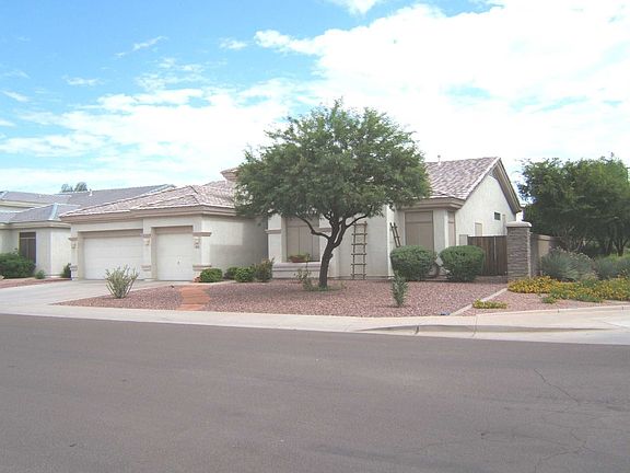 CORNER LOT, 3 CAR GARAGE