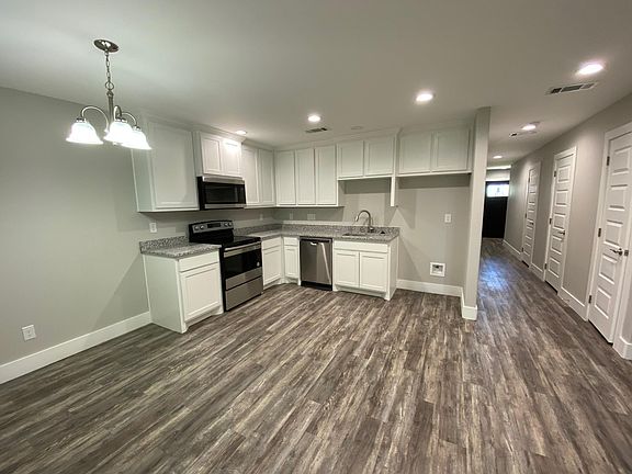 2nd image of 411 S Fannin Ave #411