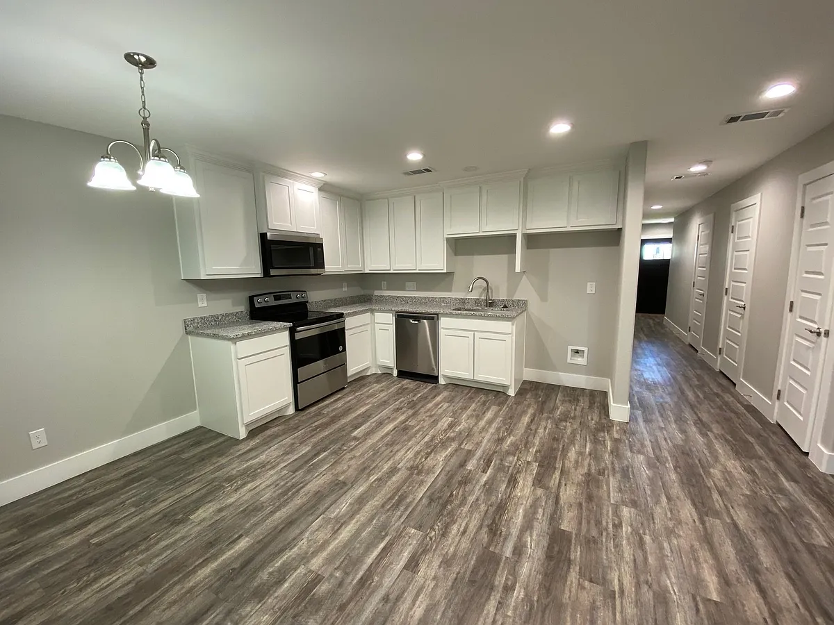 Building Photo - 411 S Fannin Ave #411