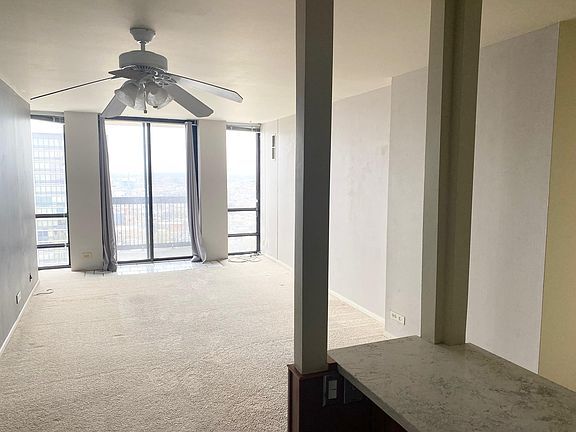 5th image of 1660 N Lasalle St #30