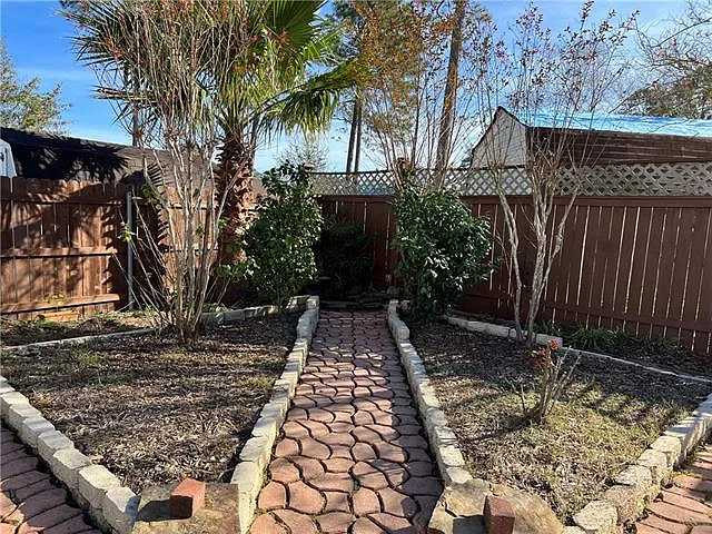 230 Cross Gates Blvd — Photo 31