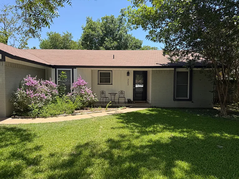 3503 Roanoke Dr — Photo 1