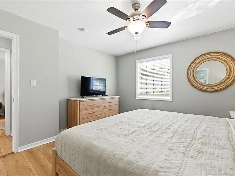 201 Pompano Dr SE #C — Photo 28