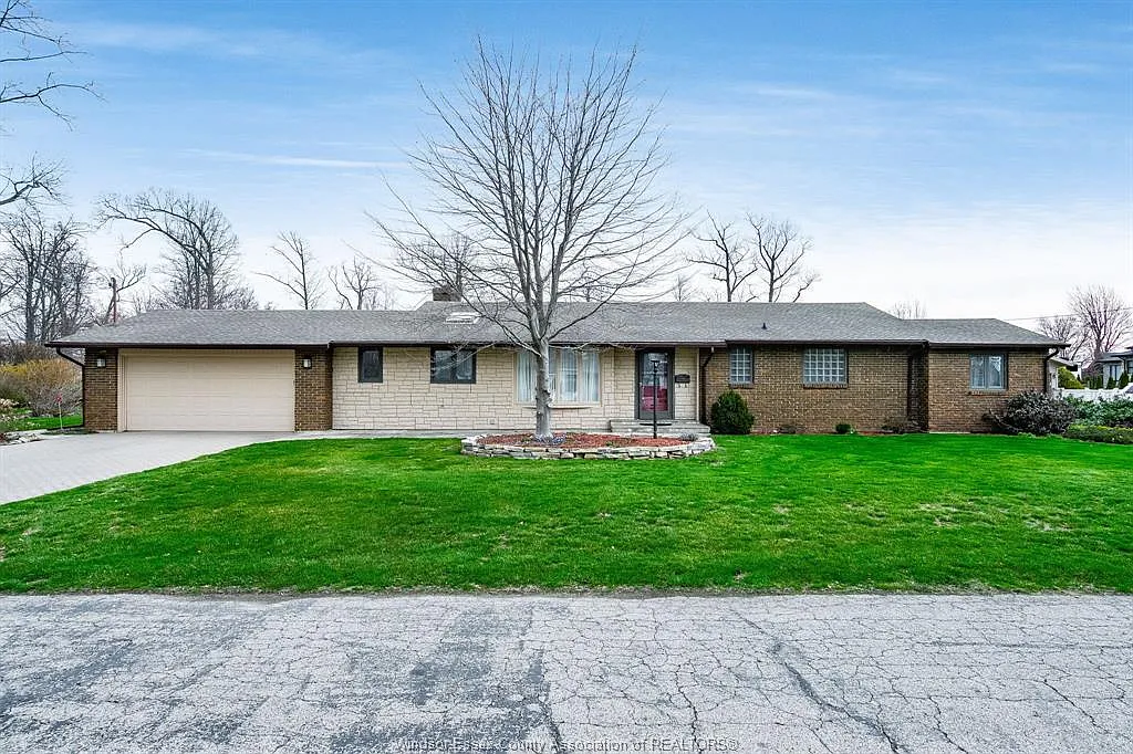 10 Oakwoods Dr photo 1