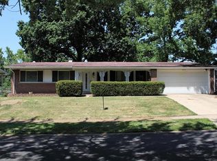 2985 Delaware Dr, Florissant, MO 63033