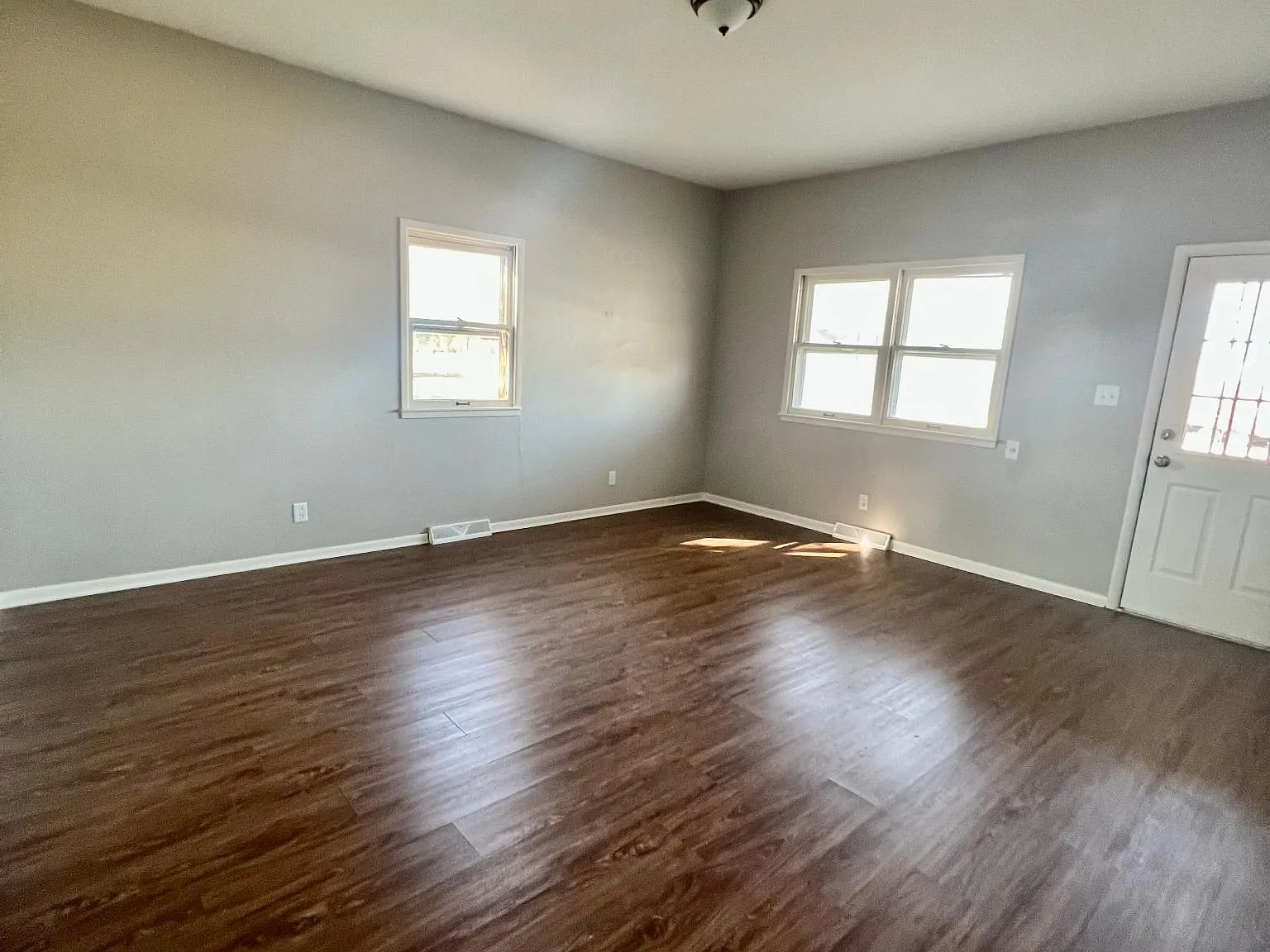 2 bed, 1410 sqft, $1,300 — Photo 4